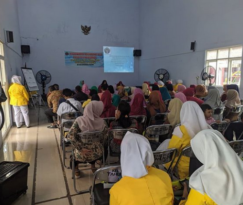 Musyawarah Masyarakat Desa Prodi D-III Kebidanan Fakultas Ilmu Kesehatan Universitas Kadiri